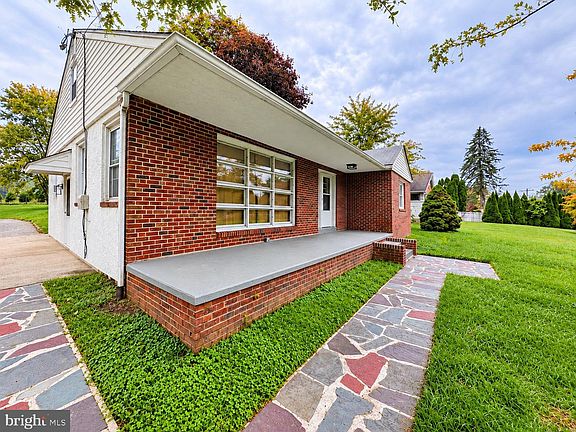 3rd image of 506 S New Middletown Rd