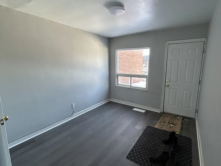 10140 Yonge St #5 — Photo 7