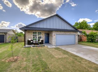 4419 Meadowpark Dr, Midwest City, OK 73110