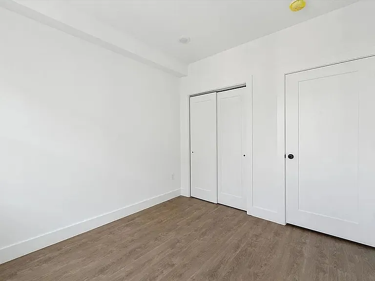 Brand New Construction Olde Kensington — Photo 4