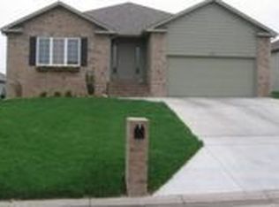 2222 Pheasant Ln, Salina, KS 67401