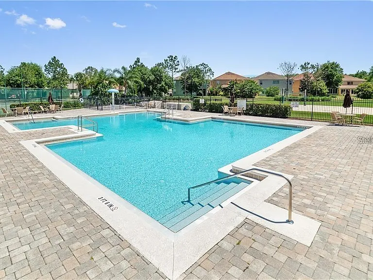 13826 Mirror Lake Dr — Photo 23