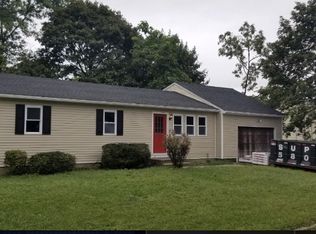22 Park Ave, Brentwood, NY 11717