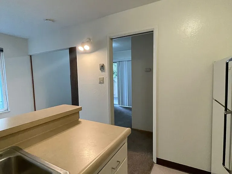 443 Lee St — Photo 10