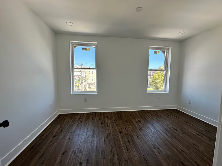 1240 W Allegheny Ave #4 — Photo 4