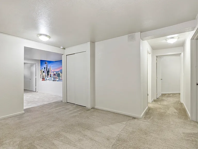 Outrigger Apartments — Photo 25