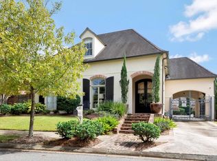 207 Southern Pines Dr, Lafayette, LA 70508