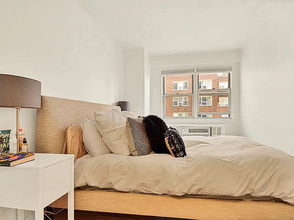 3rd image of 245 E 35th St APT 9D
