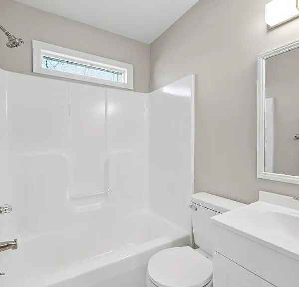 305 Lake St #18 — Photo 3