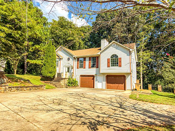 4th image of 409 Fairington Ln