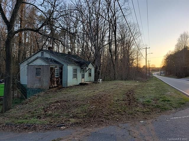 2nd image of 2303 Newton Dr