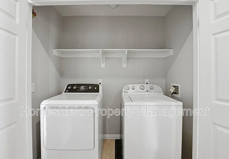 2330 1st Ave #411 — Photo 20