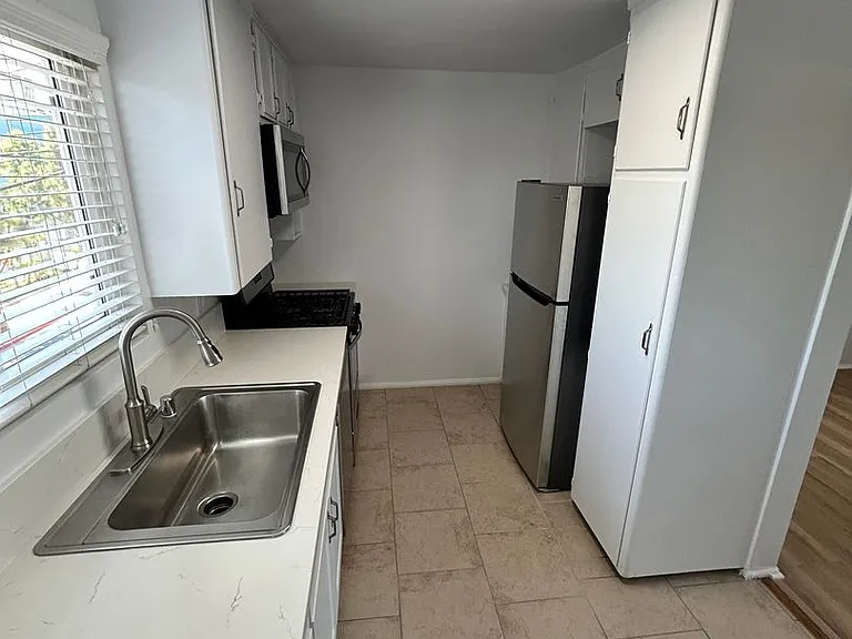 1957 Frank St / 2519 Virginia Ave — Photo 19