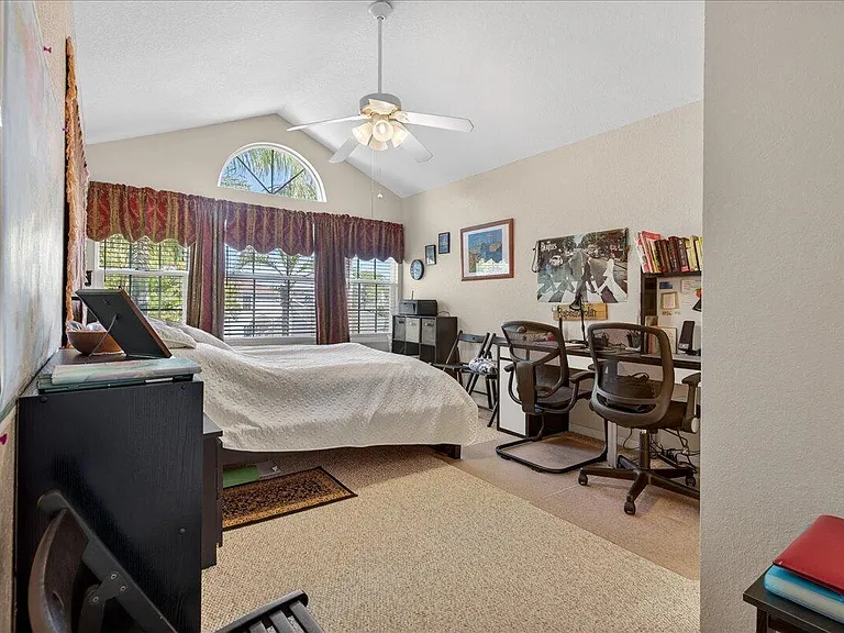 1810 Waterford Dr #6 — Photo 11
