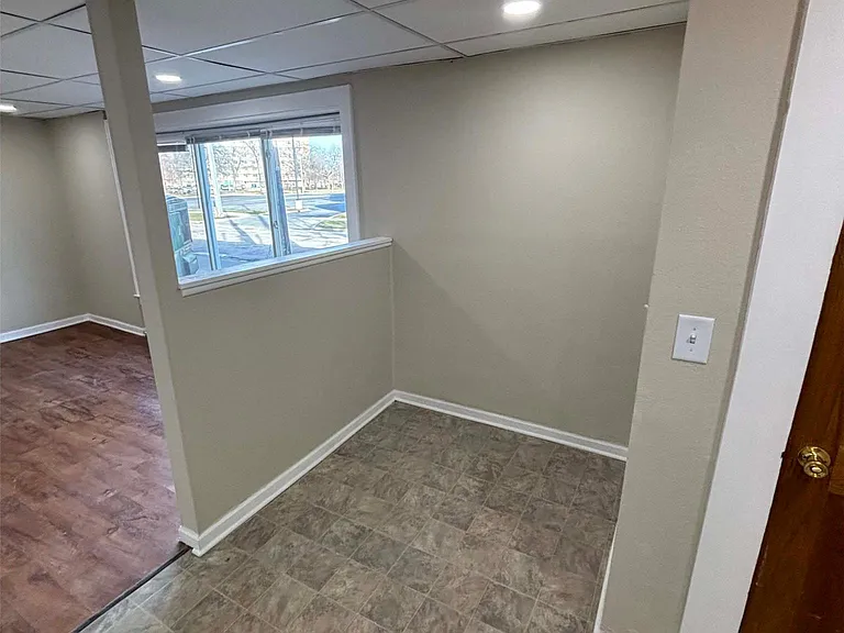 625 Owen St #1 — Photo 7