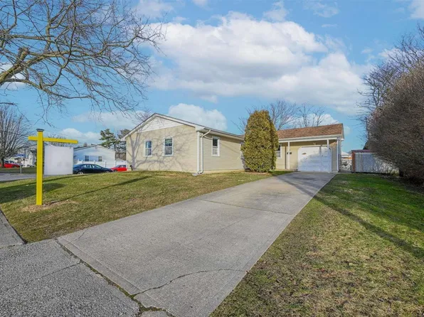 87 Hudson Avenue, Brentwood, NY 11717