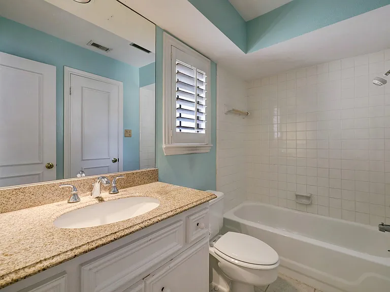 2313 Nantucket Dr #B — Photo 10