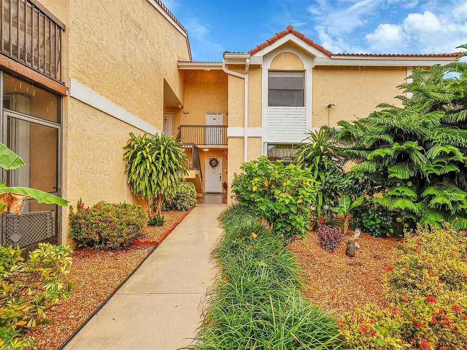 1st image of 5621 Riverside #106