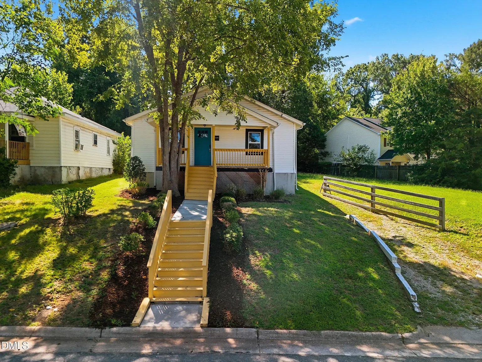 1208 Drew St — Photo 1