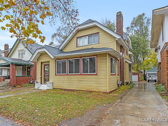 3rd image of 1121 Martin Luther King Jr St SE