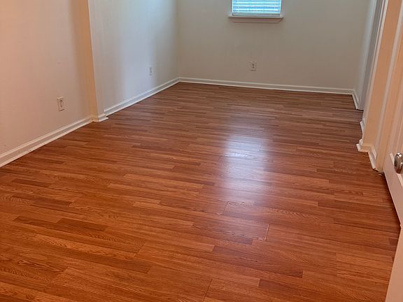 4th image of 9425 Sierra Dr