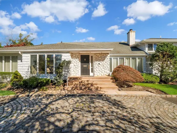 1055 Seawane Dr, Hewlett Harbor, NY 11557