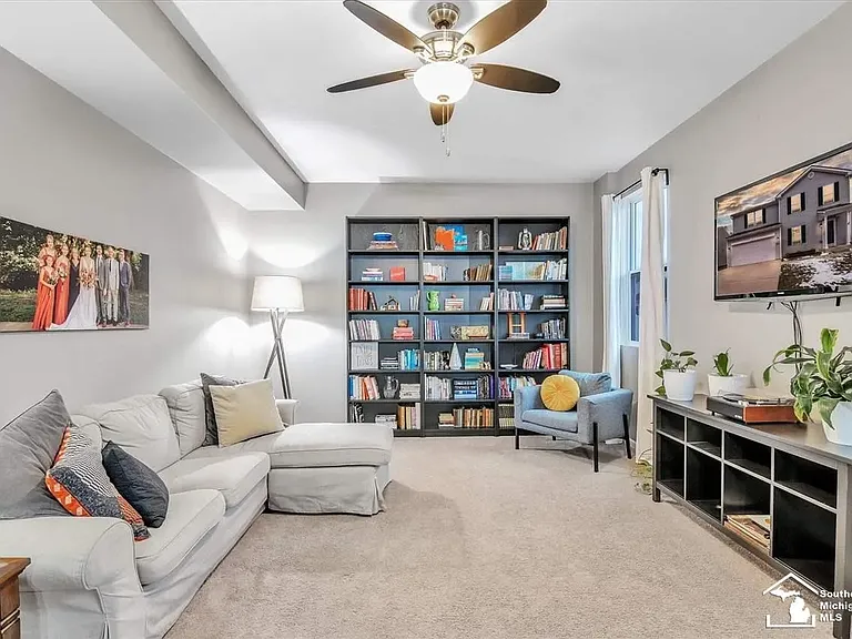 8422 Walnut Hl — Photo 14