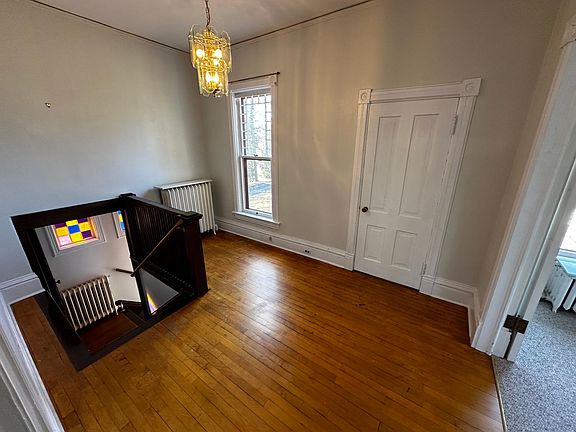 2nd image of 4736 London Rd #2