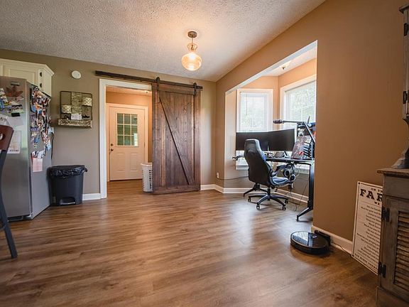 5th image of 295 Coffey Cir