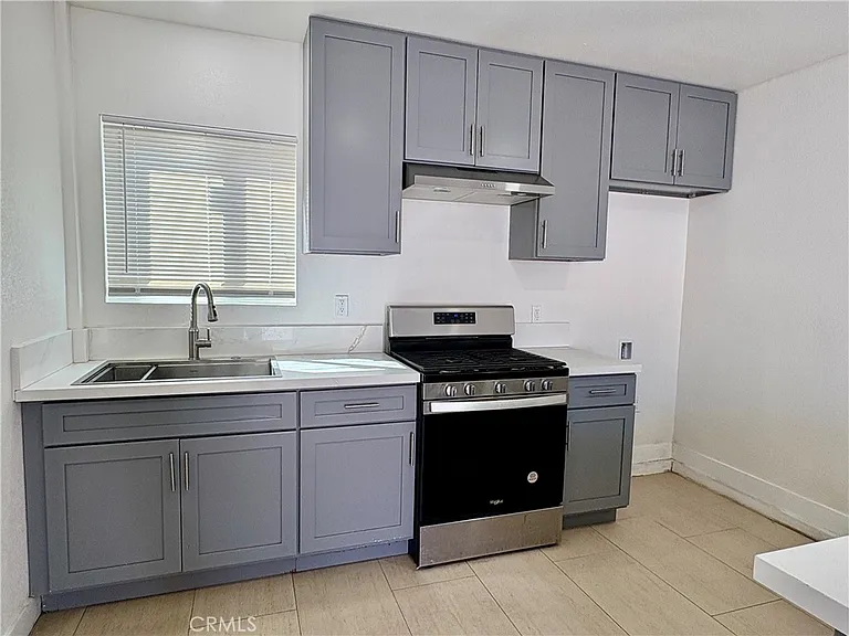 296 N Allen St — Photo 2
