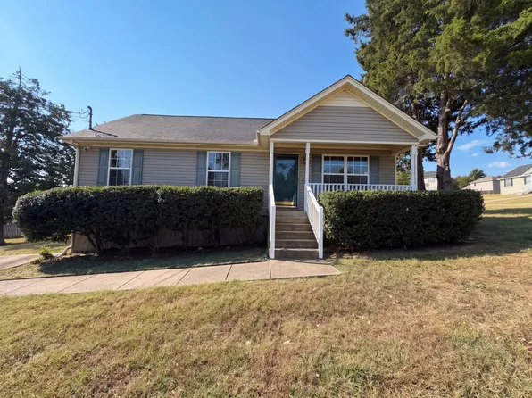 1303 Saint Hubbins Dr, La Vergne, TN 37086