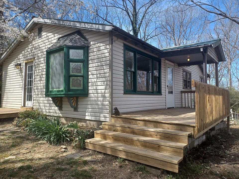 2nd image of 5417 Eatons Creek Rd