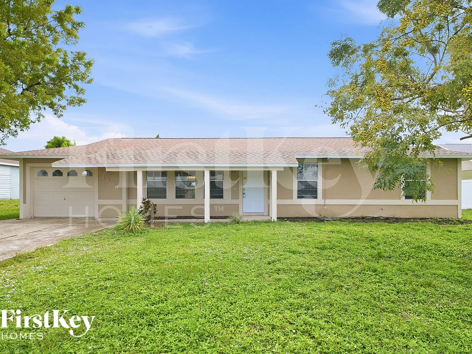 3 bed, 2.0 bath, 1176 sqft, $1,285 — Photo 1