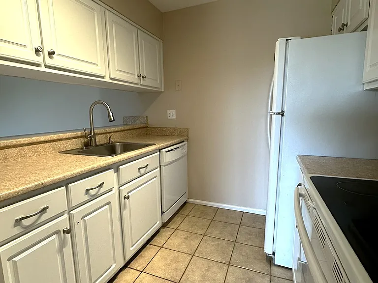 1111 Castle Harbour Way #3C — Photo 9