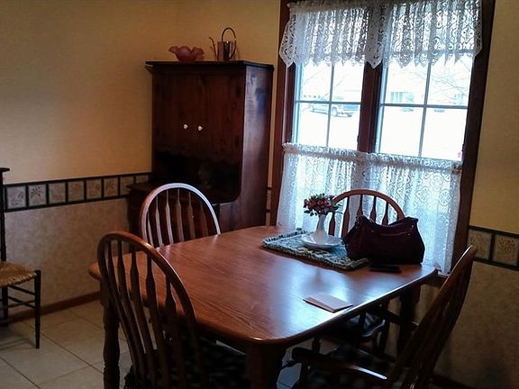 3rd image of 480 Samantha Cir #20