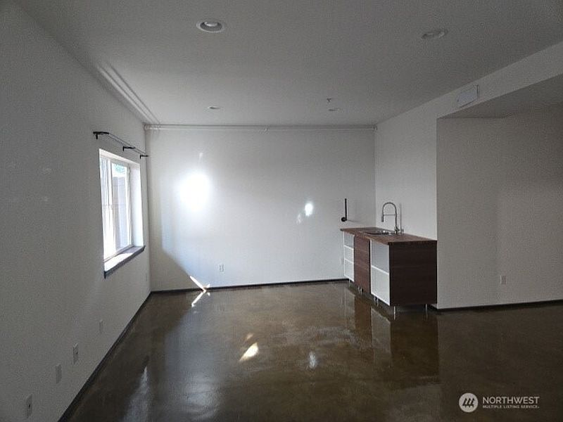 5th image of 9715 26th Avenue SW #202