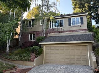 946 Sunnyhills Rd, Oakland, CA 94610