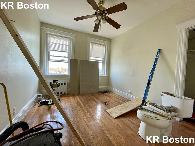 Warren St — Photo 20