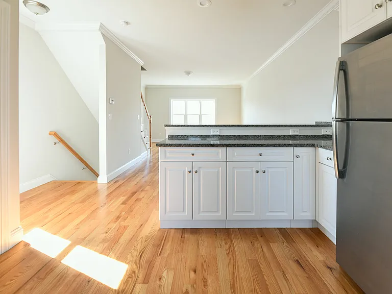 446 New Haven Ave #A — Photo 6