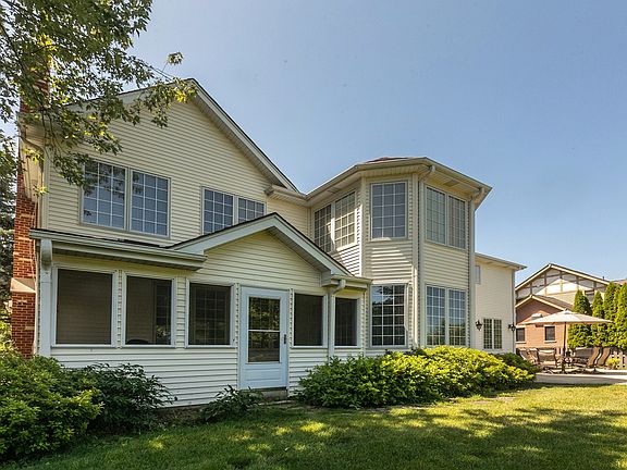 5th image of 306 E Sunset Dr