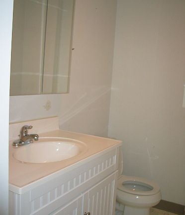 2nd image of 222 Bolton St