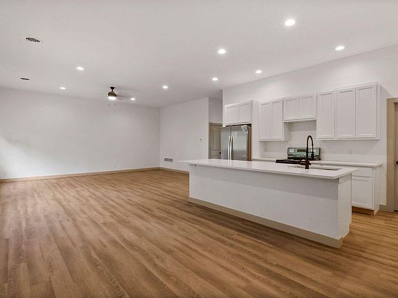 4th image of 410 Pine Lake Ave #D