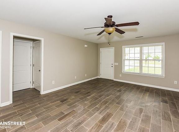 5th image of 1022 Vince Ct