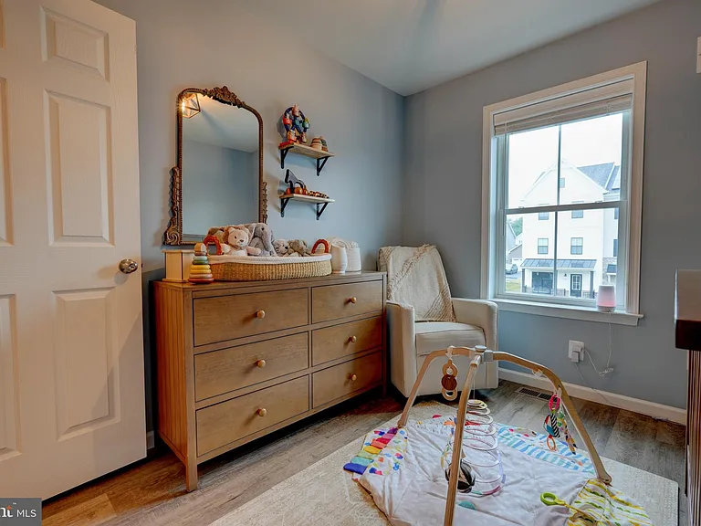 1309 Pedigree St — Photo 38
