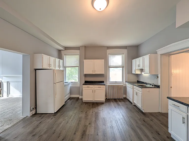 700 N Jefferson St #B — Photo 2