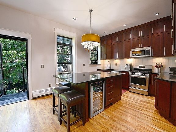 4th image of 143 Herkimer St APT 1
