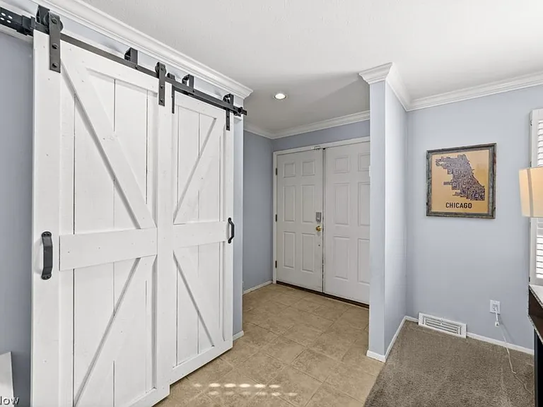 6728 Edgemoor Ave — Photo 2