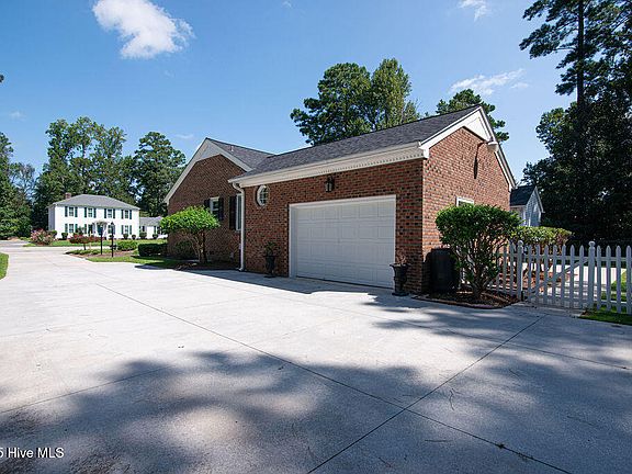5th image of 154 Aldersgate Drive