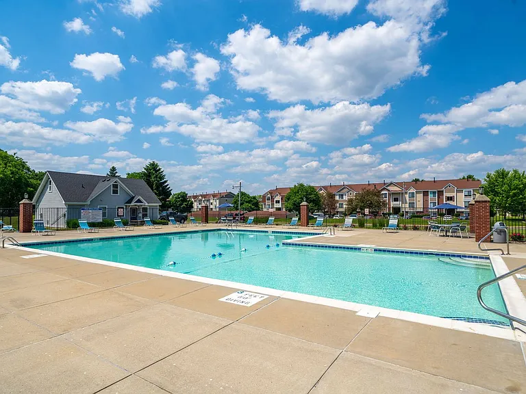 Indian Lakes Apartments — Photo 42