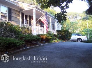 153 Friendship Dr, Rocky Point, NY 11778